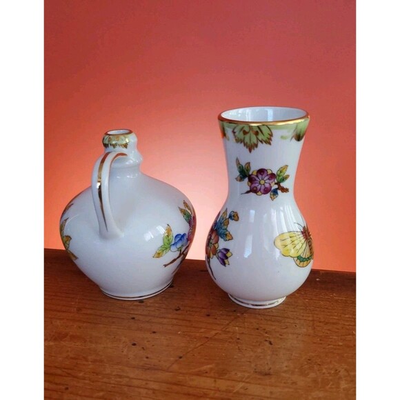 Vtg 2 Herend Hungary Porcelain Queen Victoria Mini Vases Butterflies And Flowers - Picture 5 of 11
